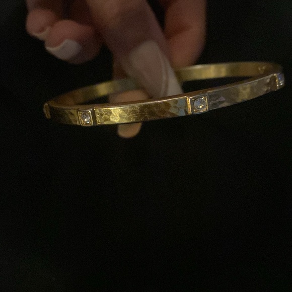 Women’s gold bangle - Picture 3 of 3